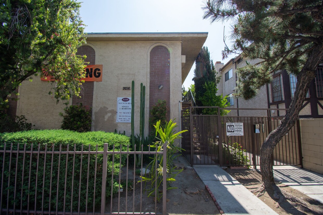 Building Photo - Van Nuys-9216