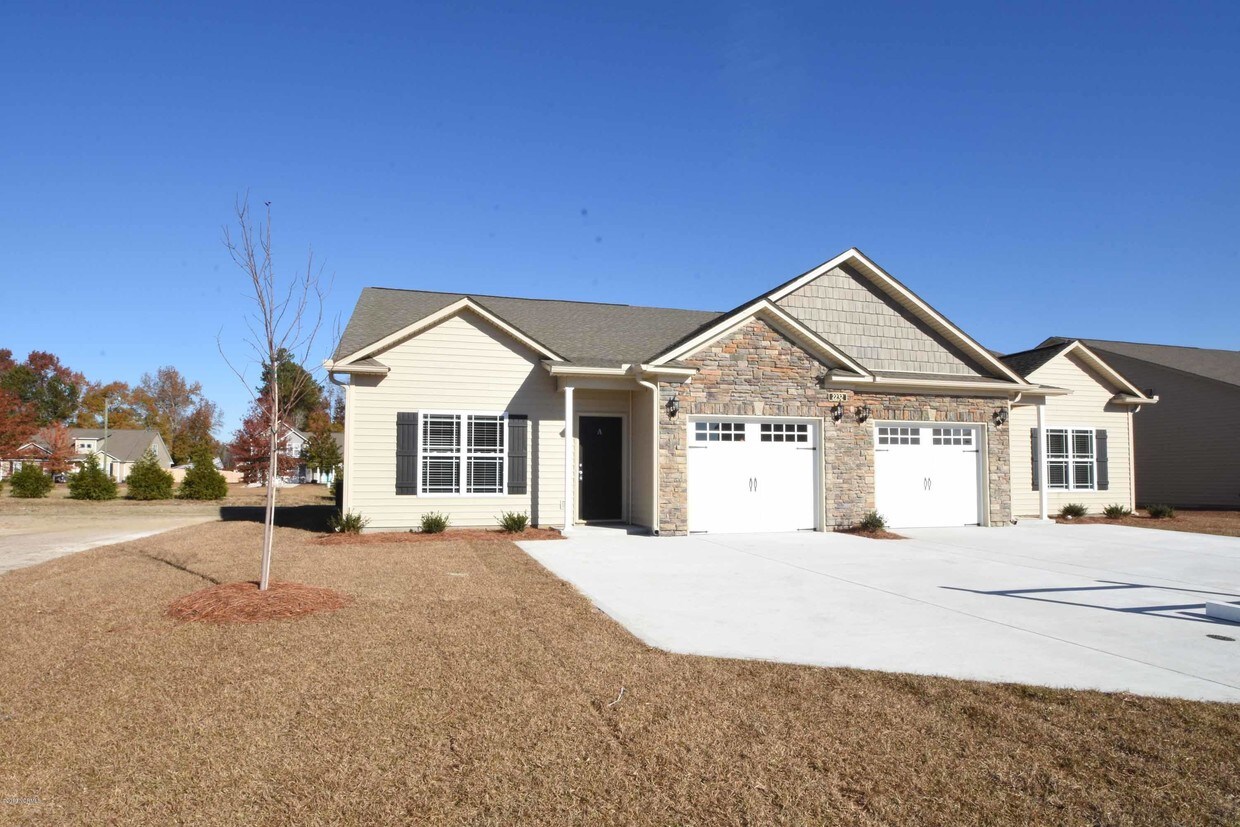2248 Sweet Bay Drive., Greenville, NC 27834 Townhome Rentals in