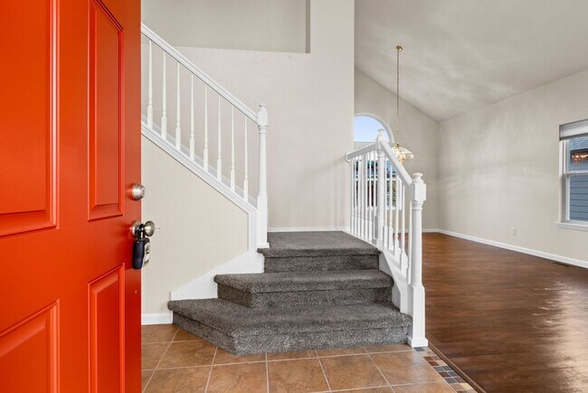 Building Photo - 4 bedroom 3 1/2 Bath Home is Registry Ridge