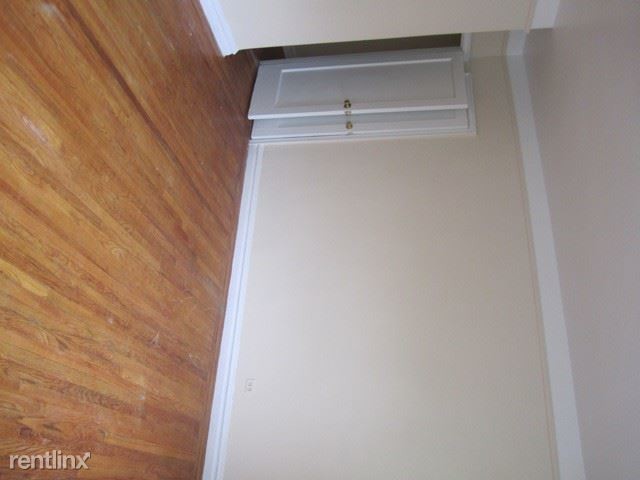 Building Photo - 2260 Bronx Park E
