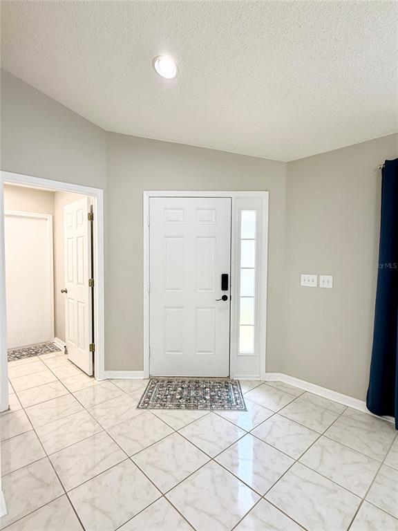 Foto del edificio - 6043 Pointe Pleasant Blvd