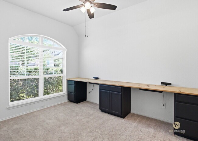 Foto del edificio - "Spacious 4-Bedroom Sanctuary in San Antonio - 1996 Sq Ft of Comfort and Style!"