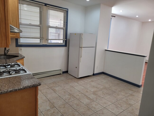 Foto del edificio - 2534 E 12th St