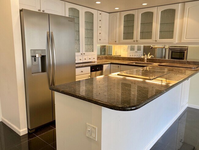 Building Photo - Renovated 1BR/1BA in Waikiki – Steps from ...