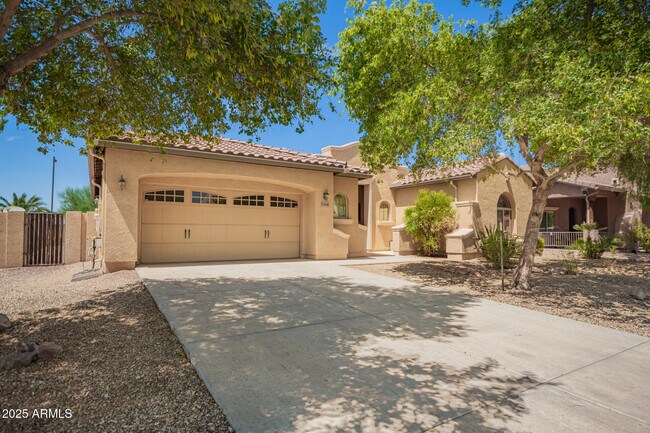 Foto del edificio - 15668 W Meadowbrook Ave
