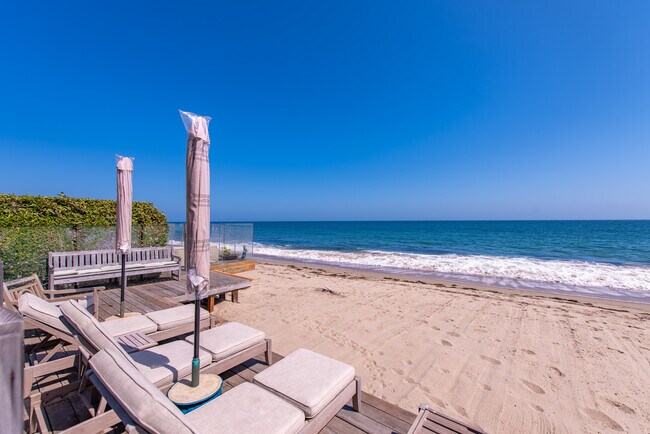 Foto del edificio - 23752 Malibu Rd