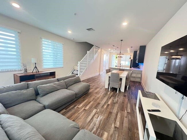 Foto del edificio - 10229 NW 64th Terrace