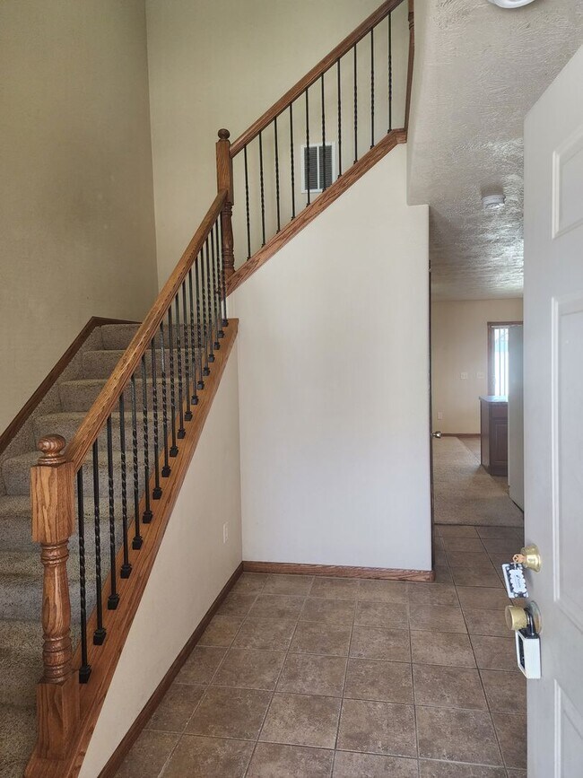 Foto del edificio - Three bedroom two bathroom Town home