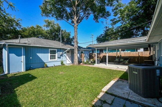 Building Photo - 4113 Edison St