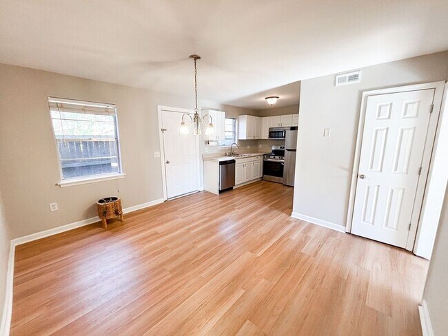 Foto del edificio - 415 Parkdale Dr