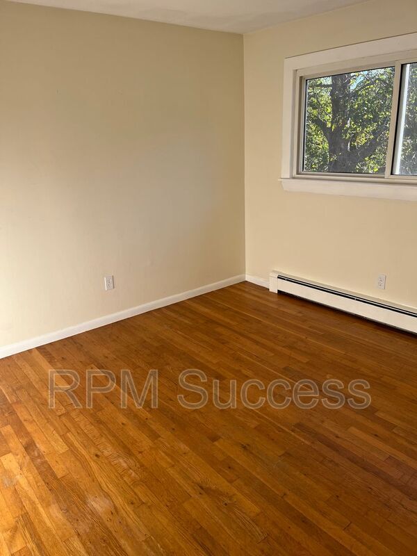 841 Tucker Rd Unit 4, Dartmouth, MA 02747 Condo for Rent in Dartmouth