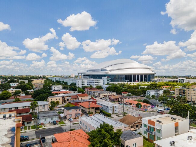 Foto aérea - 227 NW 13th Ave