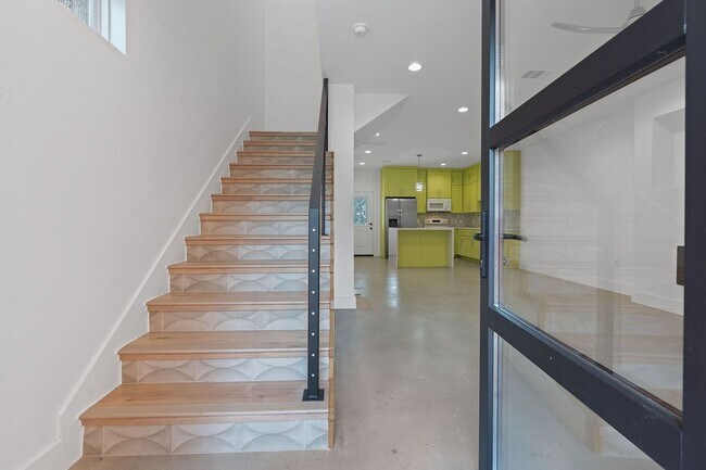 Building Photo - 124 S Mockingbird Cir