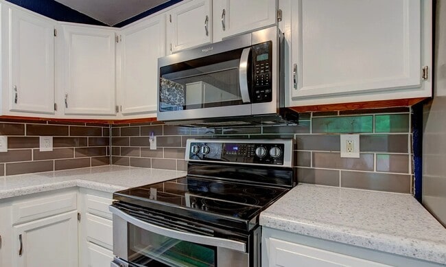 Building Photo - 7918 Bitternut Dr