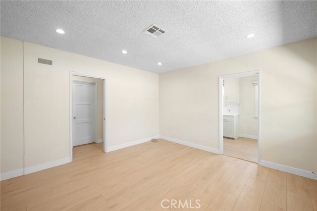 Building Photo - 1009 W Angeleno Ave