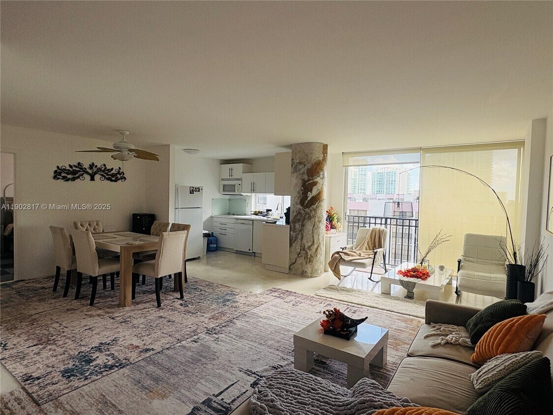 Foto principal - 17021 N Bay Rd