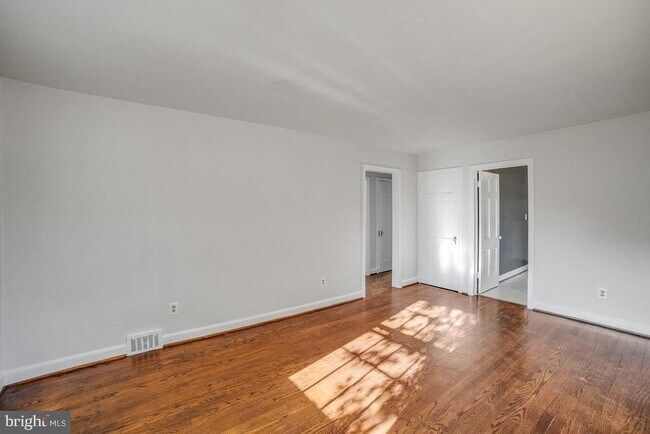Foto del edificio - 601 N Oak St