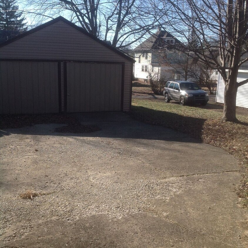 Building Photo - WEST LAFAYETTE SCHOOLS...3 Bedroom 2 Bath