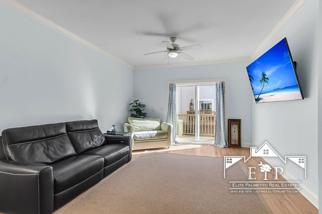 Foto del edificio - Charming Townhouse Near the Heart of Charleston – Comfort & Convenience in One!