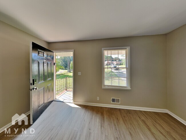 Foto del edificio - 3444 Linecrest Rd