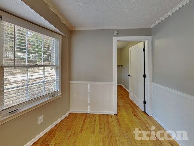 Foto del edificio - 361 Willow Glenn Dr