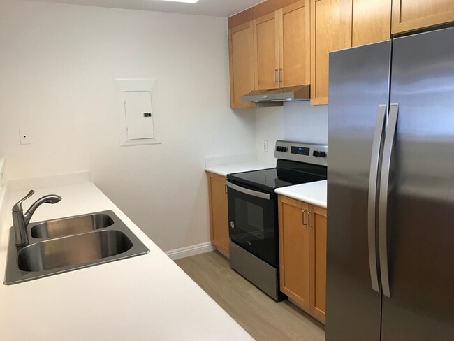 Foto del edificio - Lalea at Hawaii Kai 2 Bdrm., .1 bath, 2 un...