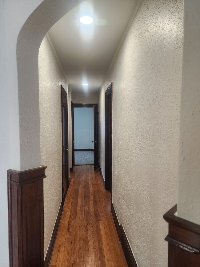 Building Photo - 17145-17147 Santa Rosa Dr