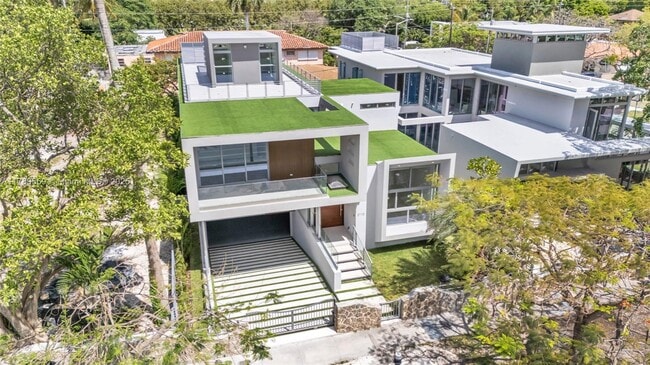 Building Photo - 2110 S Miami Ave