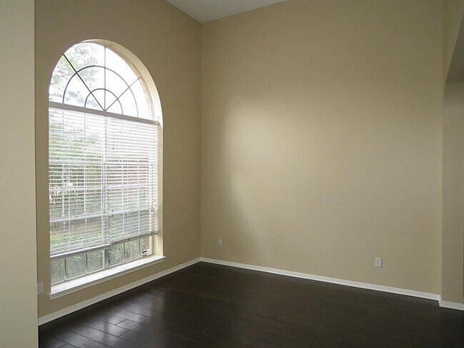 Building Photo - 20210 Concord Hill Dr
