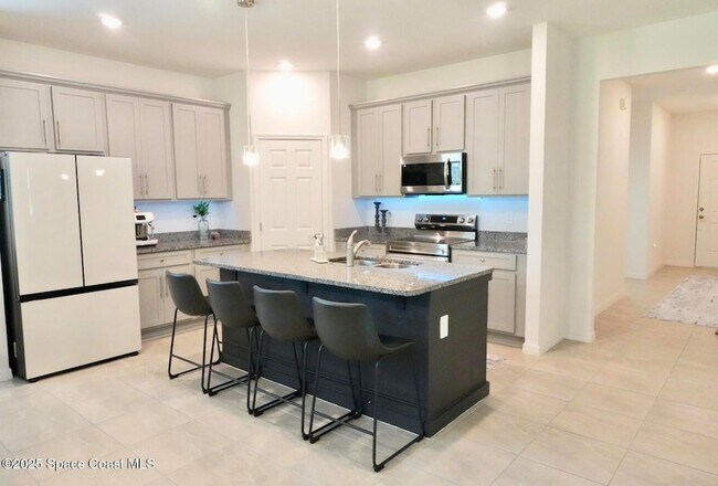 Foto del edificio - 4090 Heath Pl