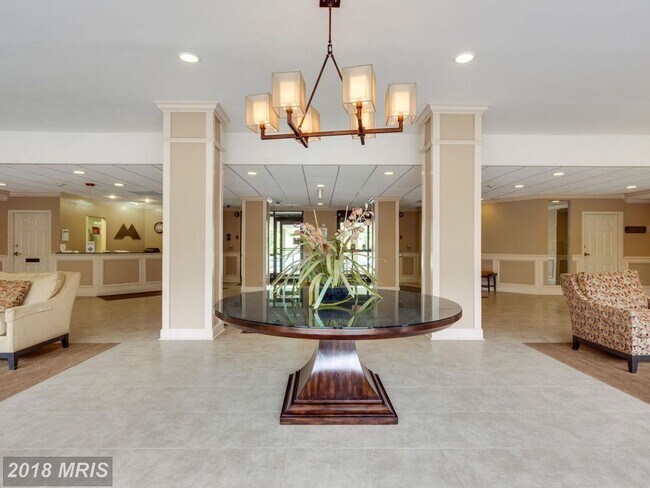 Foto del edificio - 6800 FLEETWOOD Rd