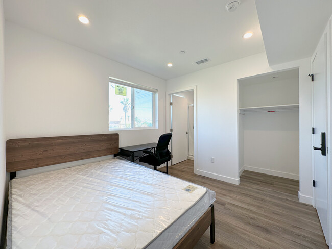 private bedroom - 1587 W 35th St