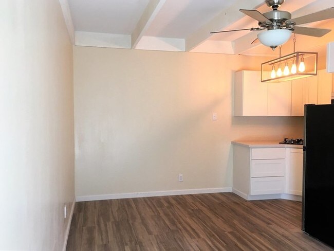 Building Photo - Ohua Gardens - Studio/1BA/No Parking
