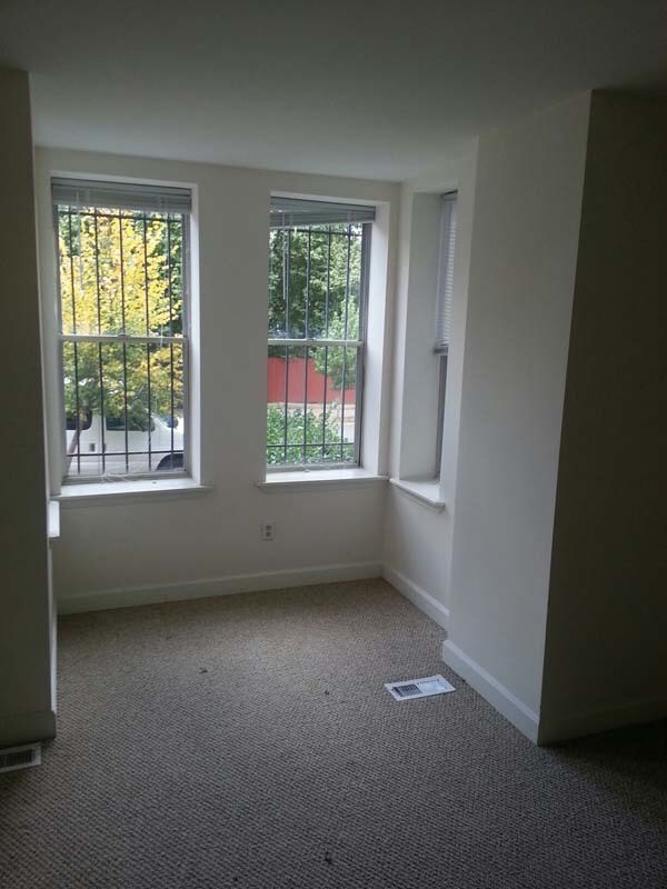 Building Photo - 1403 F St NE
