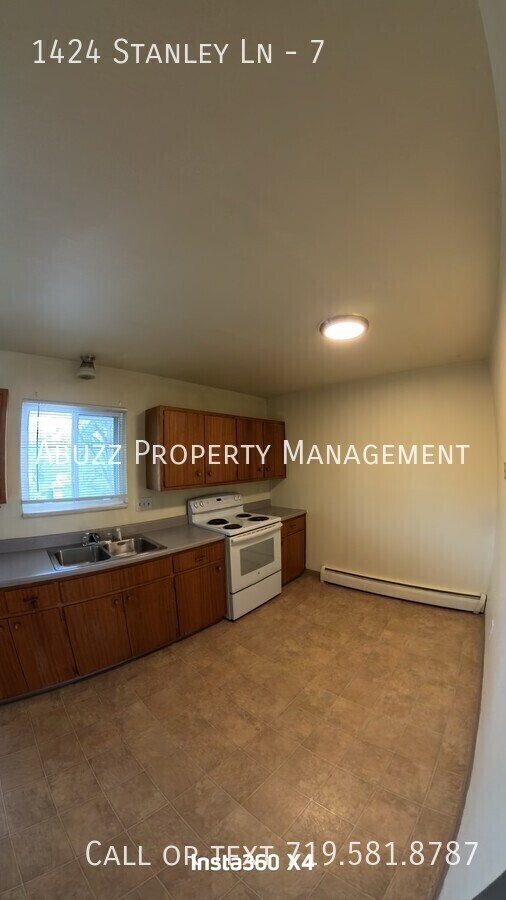 Building Photo - 1424 Stanley Ln