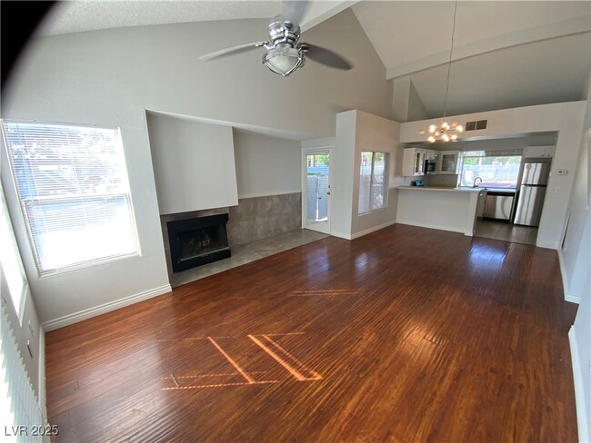 Building Photo - 5644 Vineyard Ln