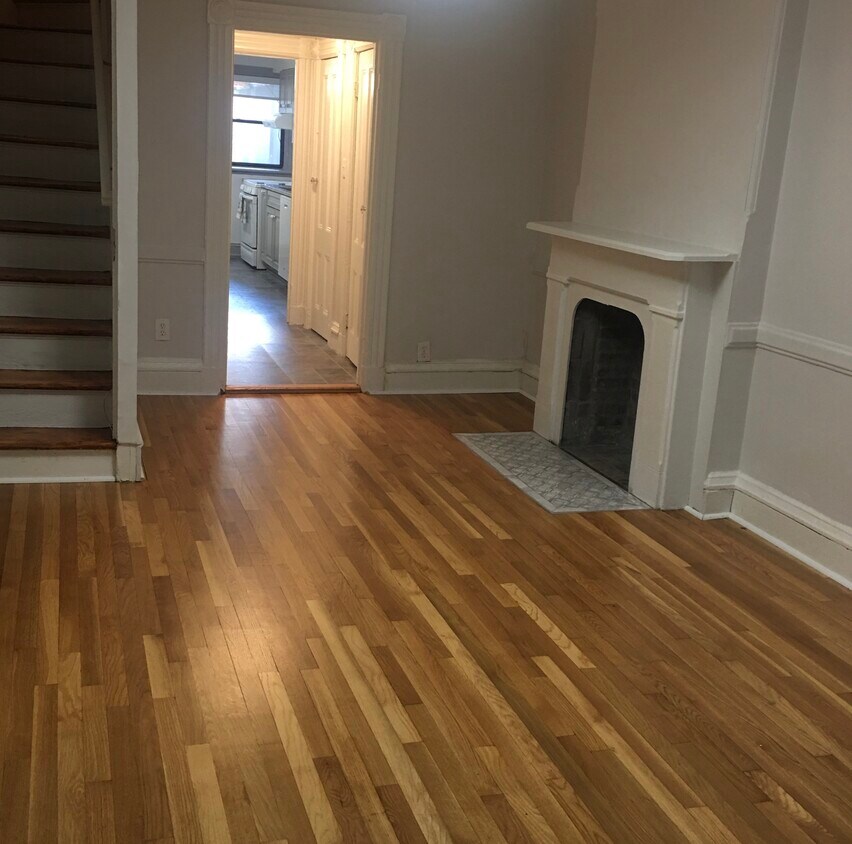 Primary Photo - 51 Douglass St