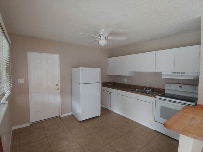 Building Photo - Pet Friendly 2Bed/1Bath Home for Rent in P...