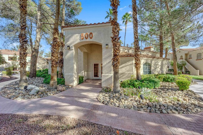 Building Photo - Indian Wells Community! 3/2 Condo