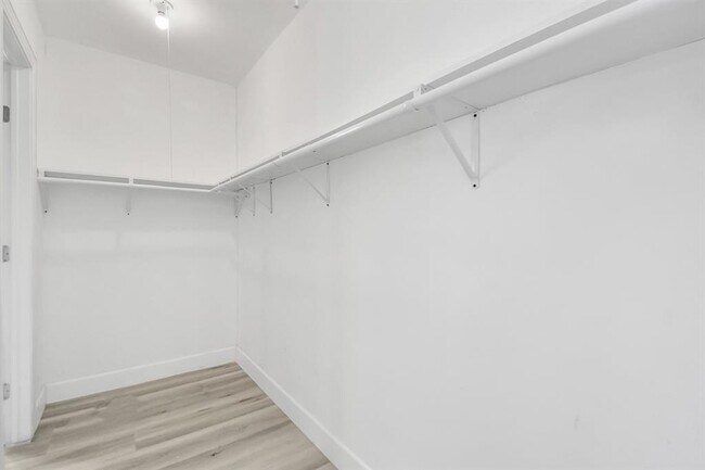 Building Photo - 9126 Troulon Dr