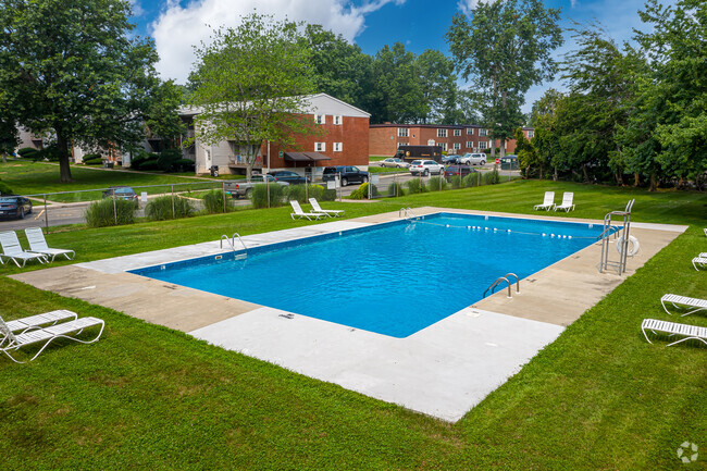 Building Photo - Robert Treat Apartments