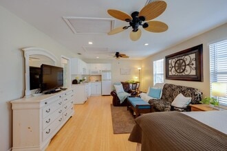 Building Photo - 3789 Overlook Dr