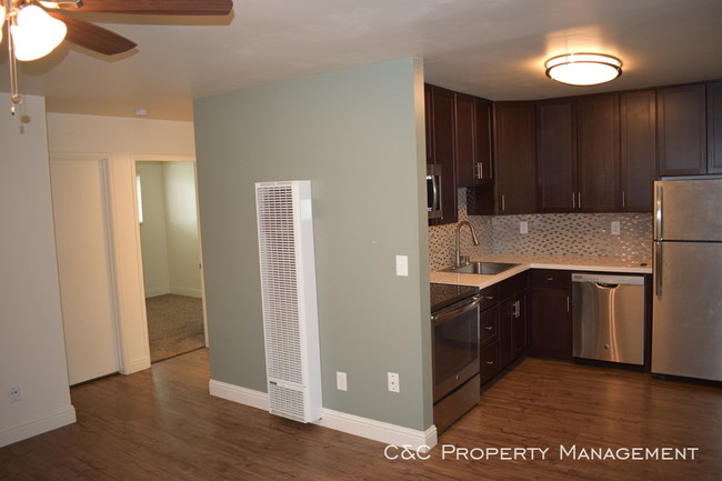 Building Photo - Quiet New Monterey Apartment