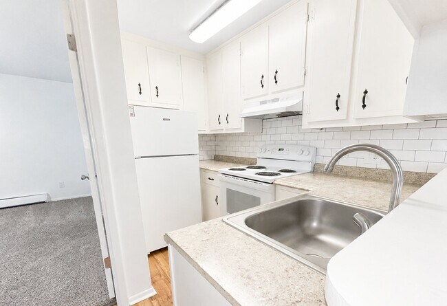 Photo - 375 S Depew St Apartment
