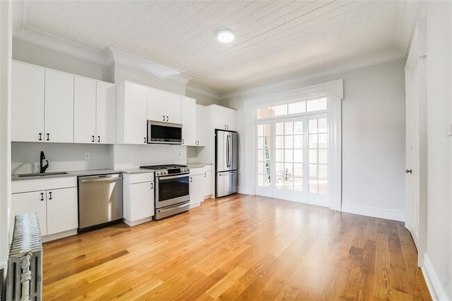 Building Photo - 266 3rd St