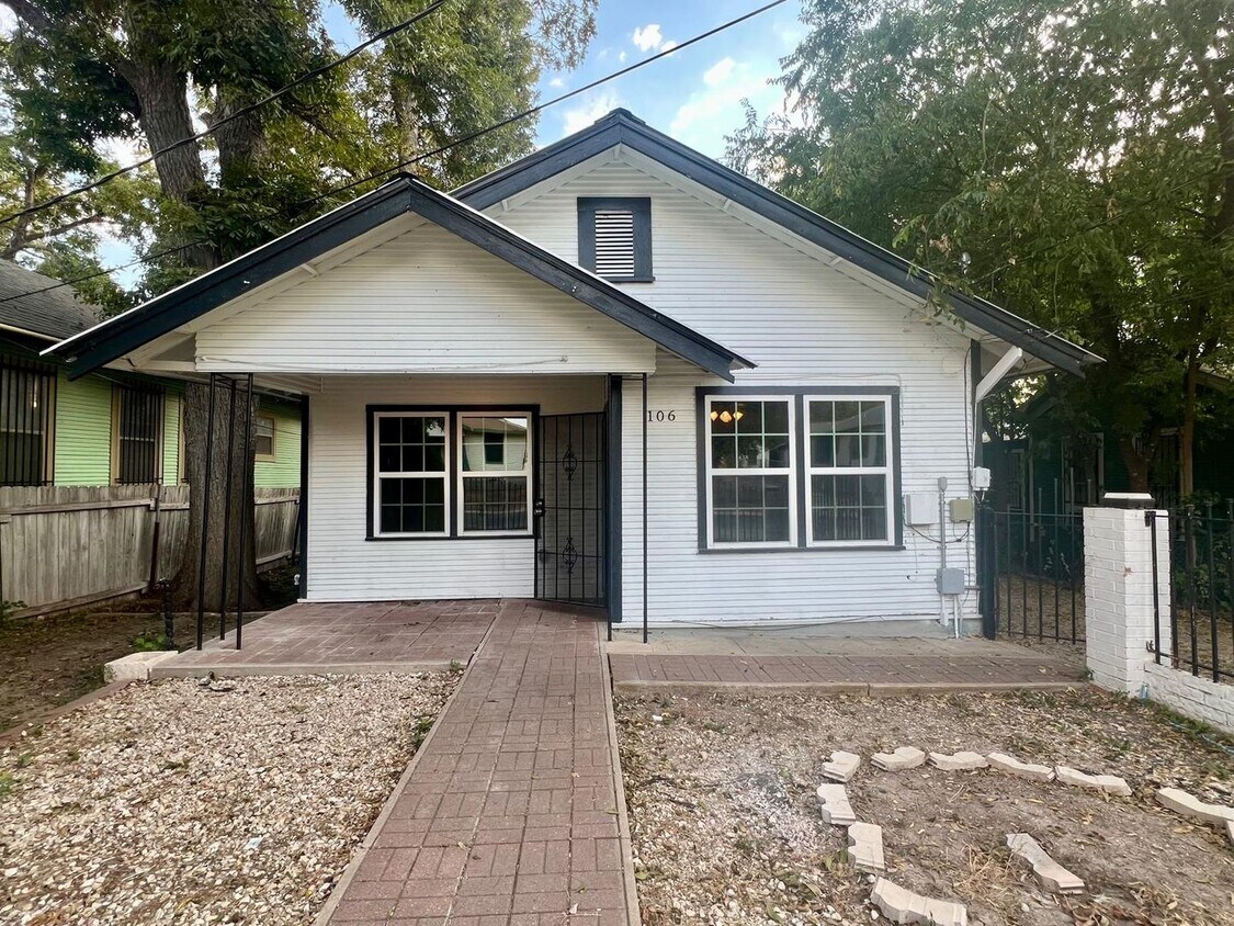 Primary Photo - 106 Regina St