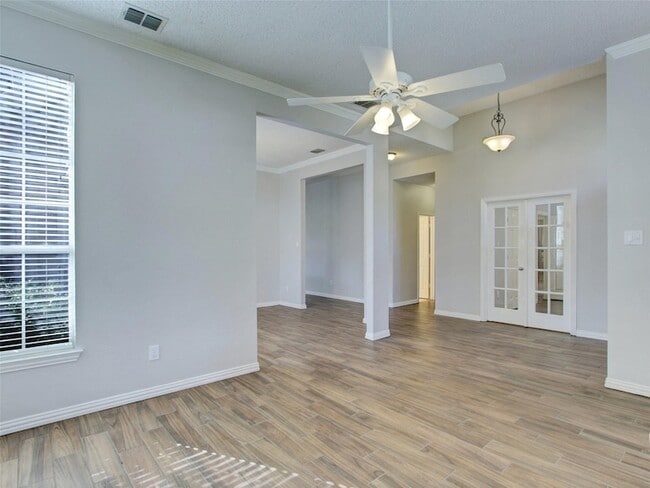 Foto del edificio - 11117 Knoxville Ln