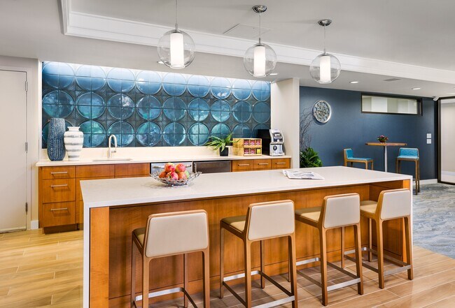 1443 Beacon - Sala Comunitaria - CHR Coolidge Corner Communities