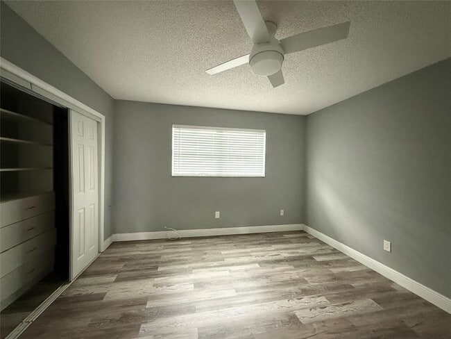 Foto del edificio - 800 SE 18th St