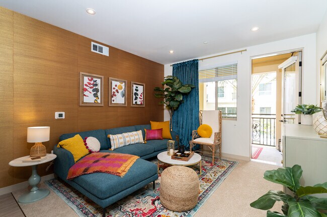 Building Photo - Bolsa Row Apartments